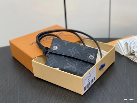 Fake Louis Bags Holder Necklace-7.6*10*0.5CM Card LOUIS VUITTON 0811